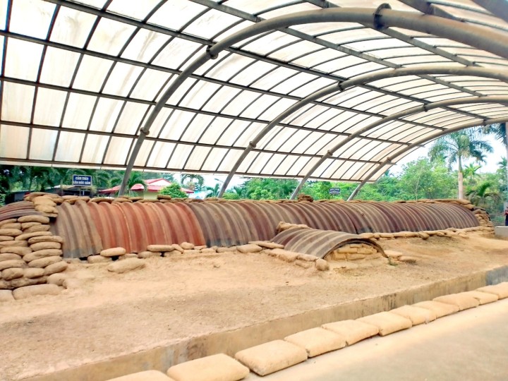 Hầm chỉ huy tập đoàn cứ điểm Điện Biên Phủ (hầm Đờ Cát)